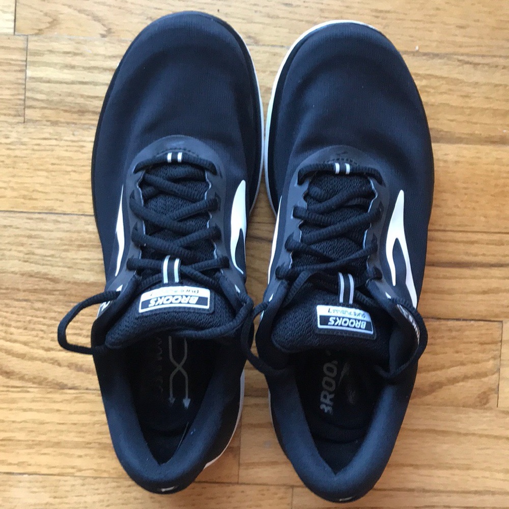 Brooks Pure Flow 7, sz9.5 minimal wear won’t last!